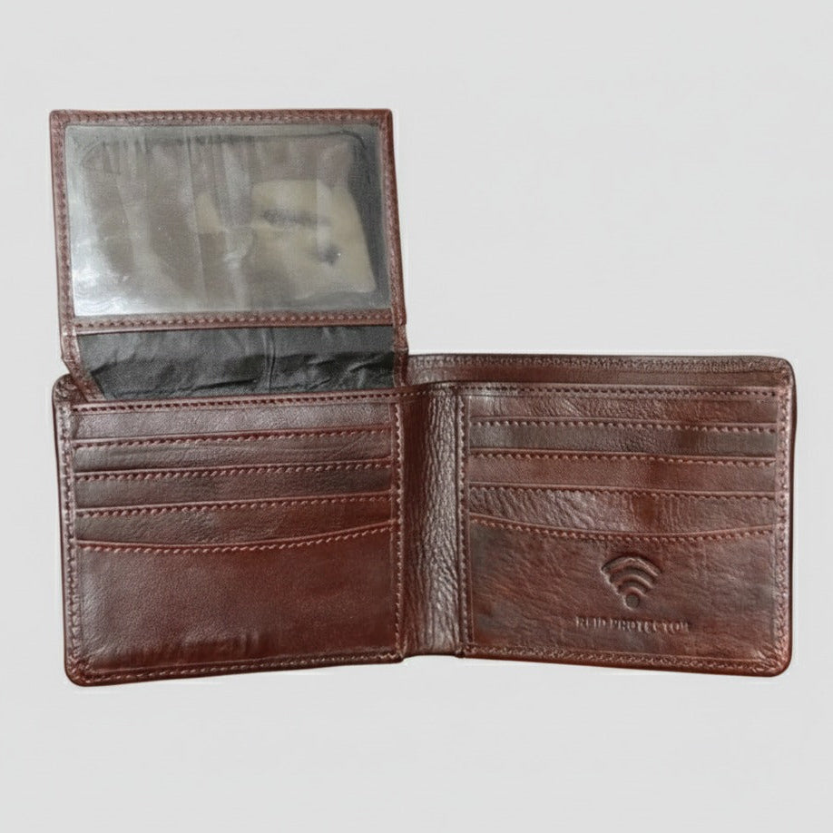 Close‑up of premium leather wallet in gift set